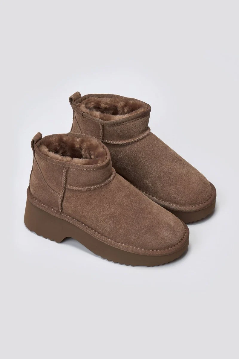 kelara-fur-lined-ankle-boots-taupe-suede-kelara-thefashionprojectgr-1183671 (1)