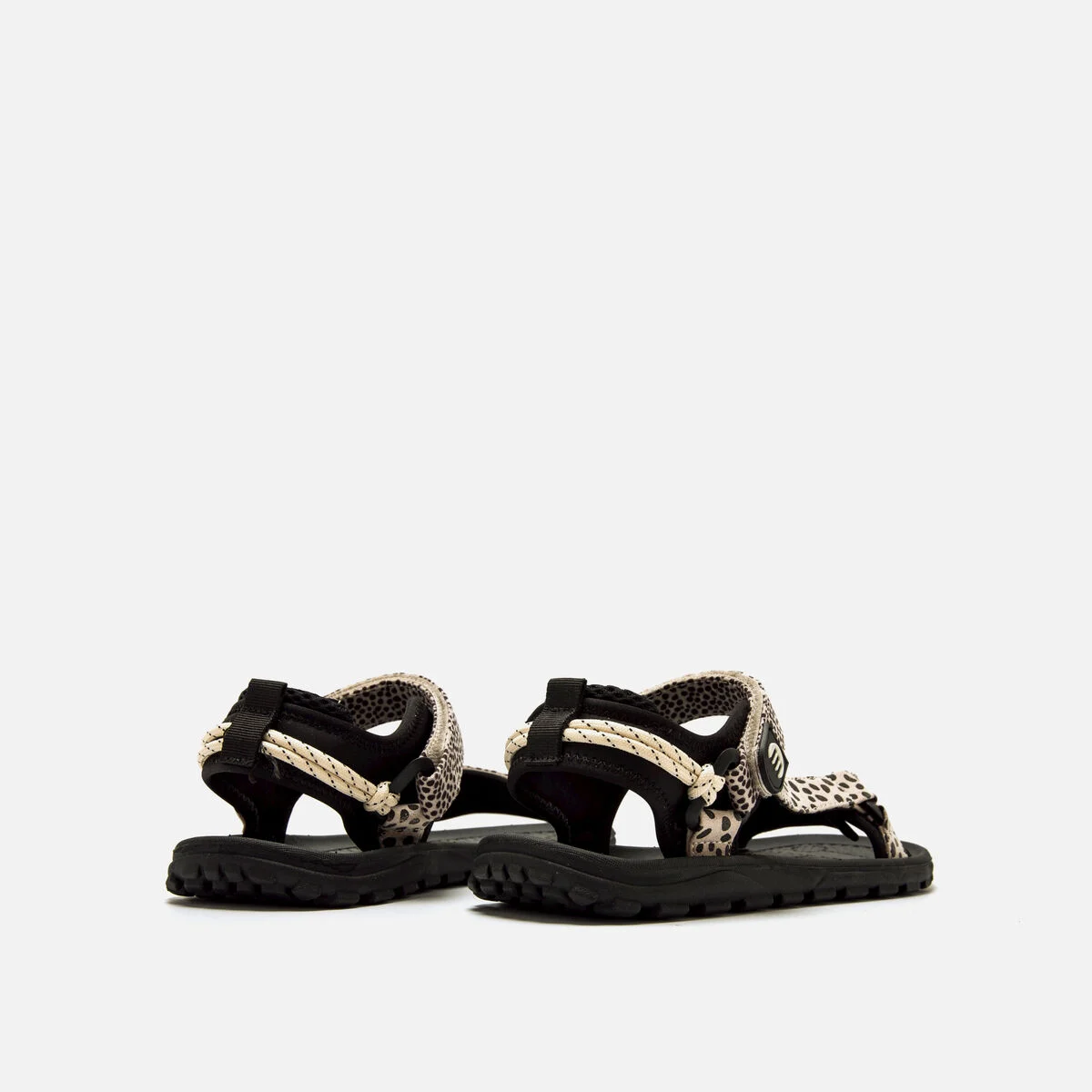 Sandalias planas-Mujer-FREE-negro-62874-C61045-MTNG-05